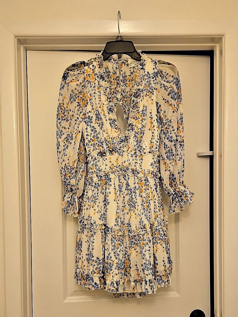 Selfie Leslie Floral Ruffle Mini Dress in Cream & Blue AU 6 Like New